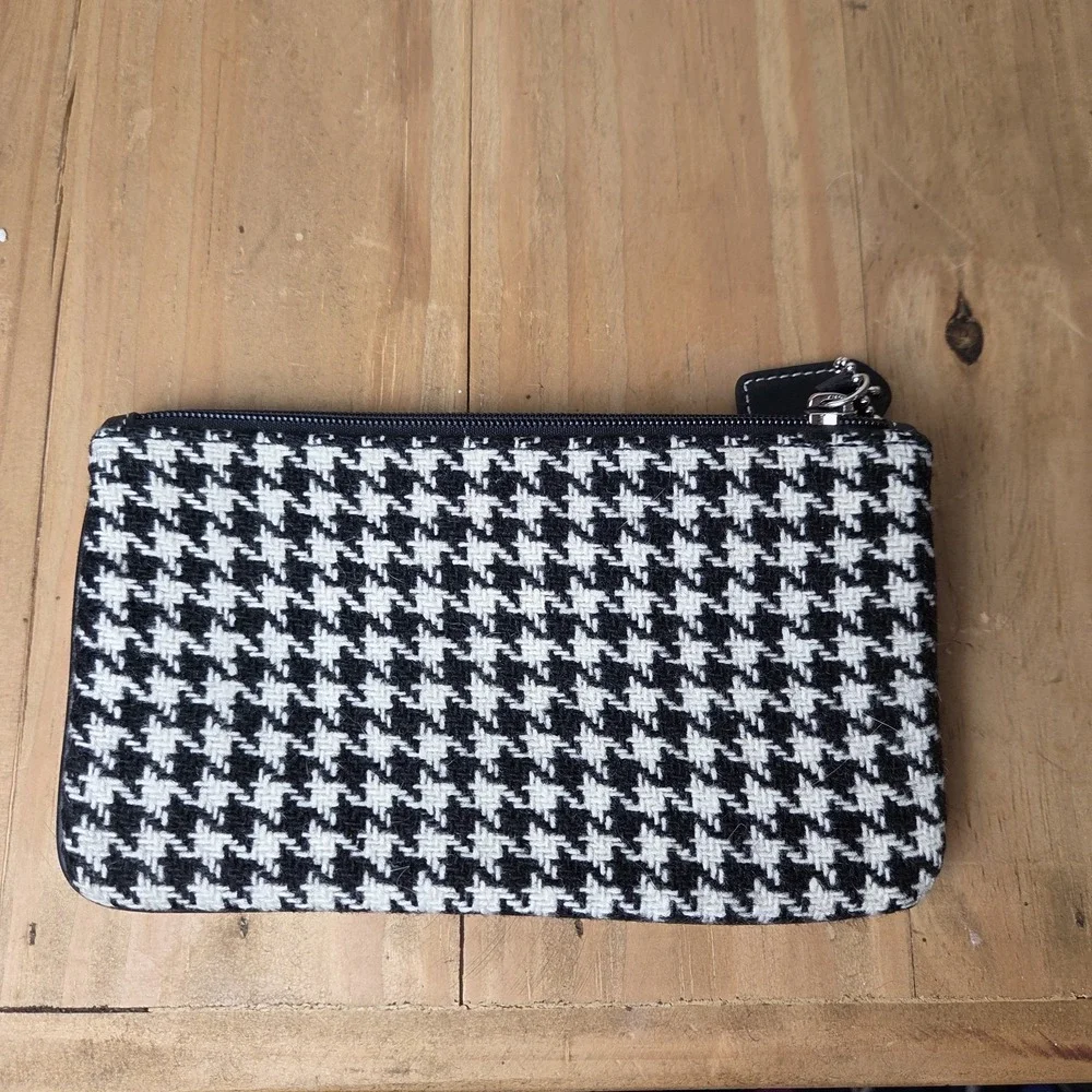 Coach Houndstooth Tweed Pouch Wristlet Black White Leather Trim Zip Y2K